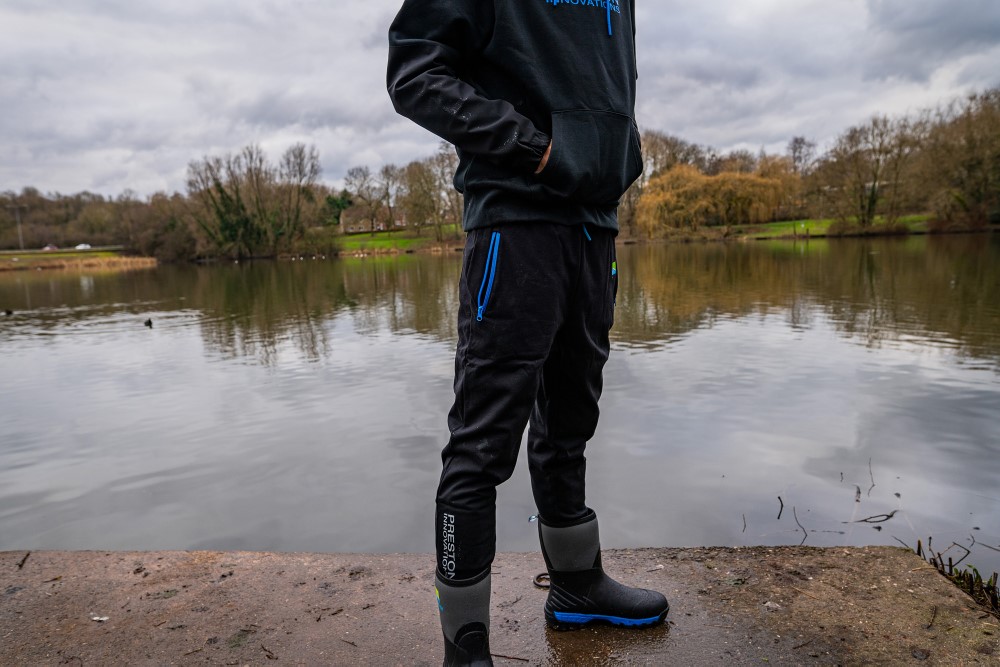 Lightweight joggers deals