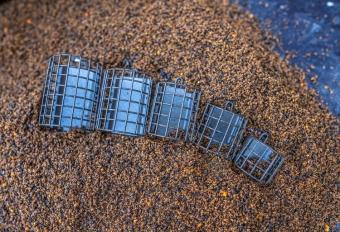 images/productimages/small/p0050084-101-wire-cage-feeders-4-2.jpg