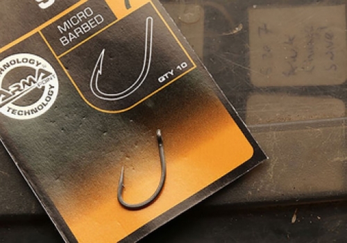 Fox Edges Curve Short Hooks